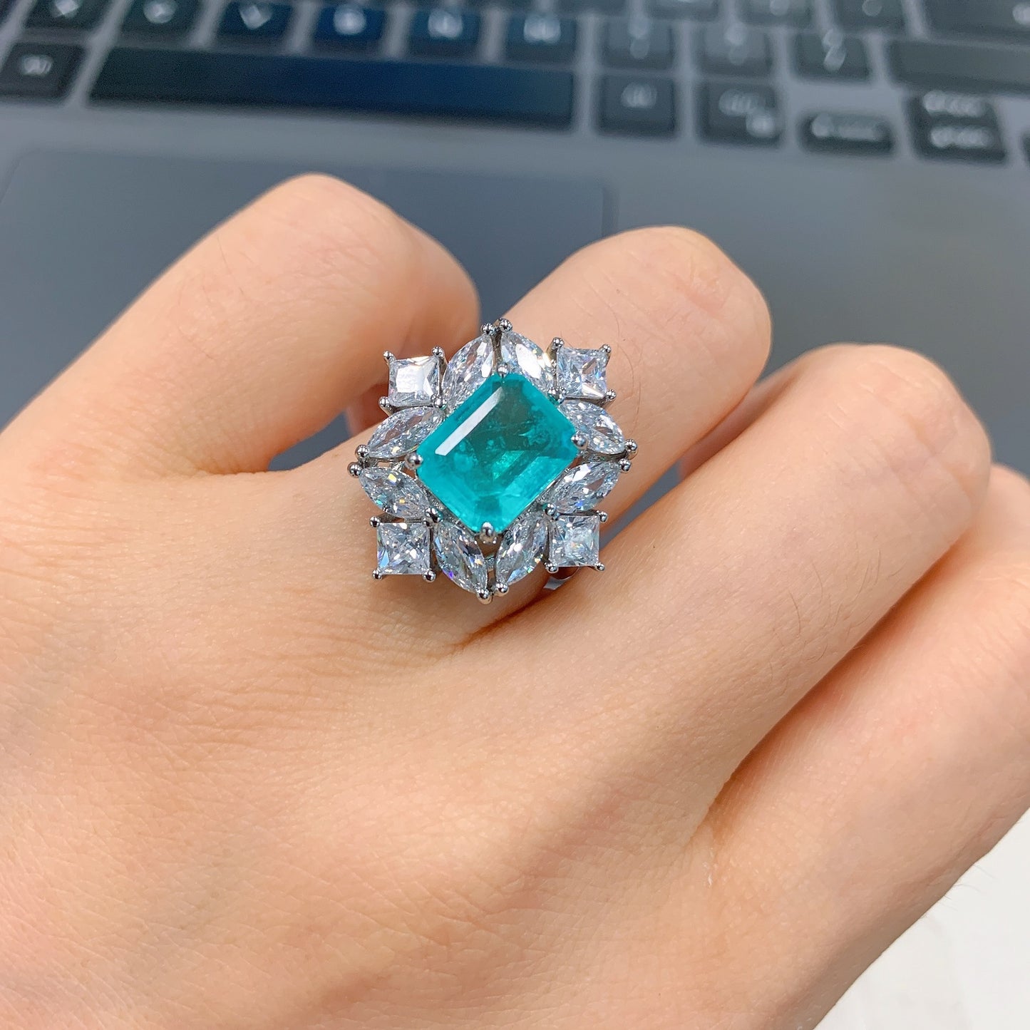 Fashion Emerald Ring
