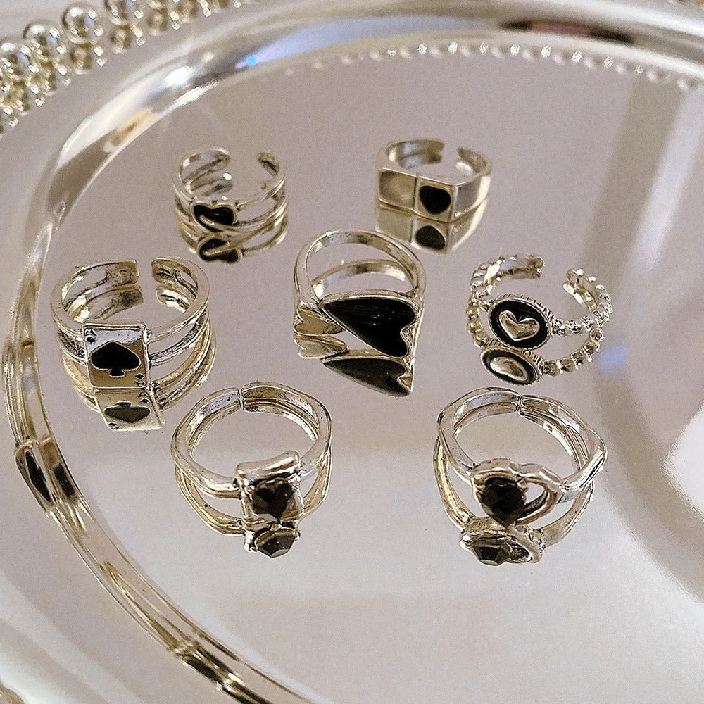 Retro Black Love 7-piece Set Rings