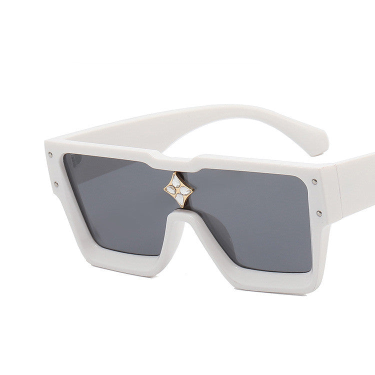 Large Frame Trendy Sunglasses