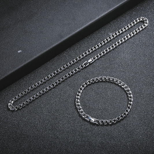 Exquisite Buckle Short Necklace
