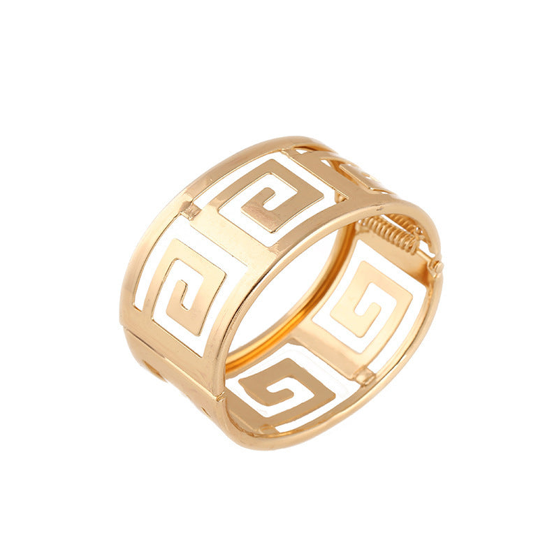 Heavy Metal hollowed-out bracelet