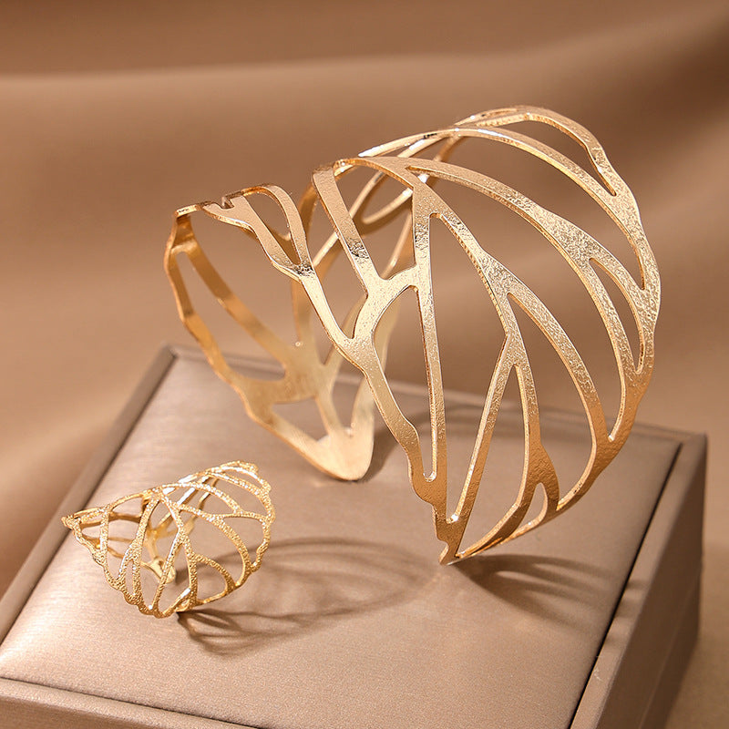 Hollow Leaves Bracelet and Ring Suit