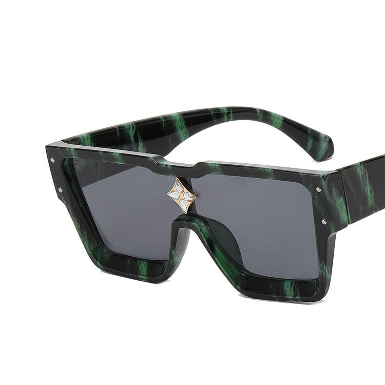 Large Frame Trendy Sunglasses