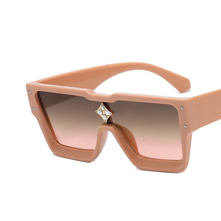 Large Frame Trendy Sunglasses