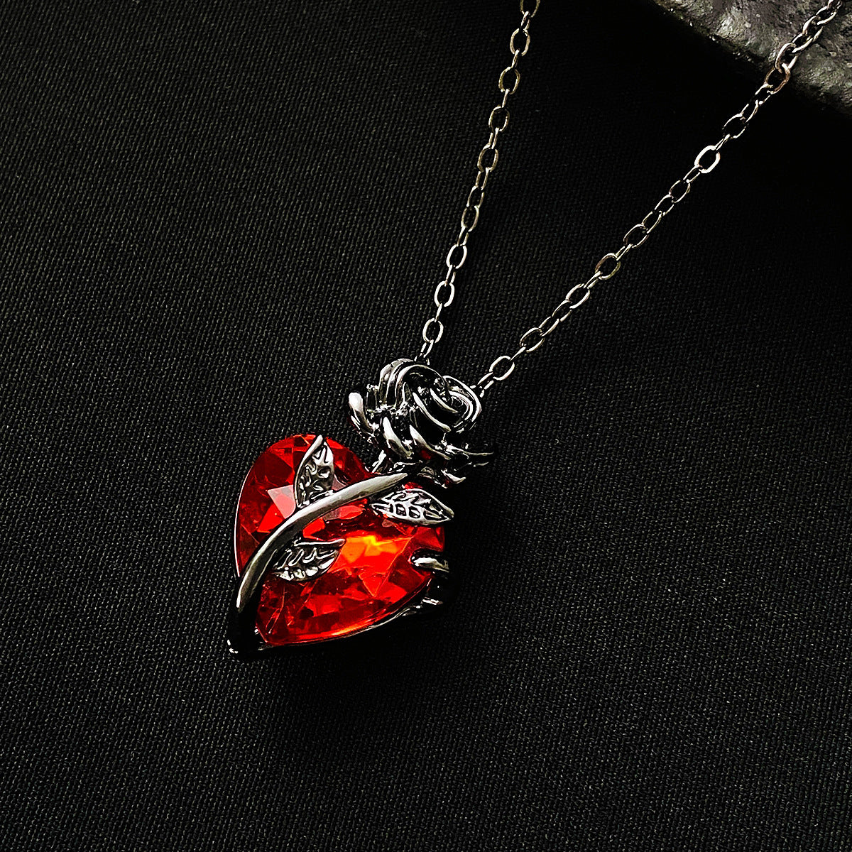 Rose Heart-shaped Clavicle Chain Pendant Necklace for Valentine's Day