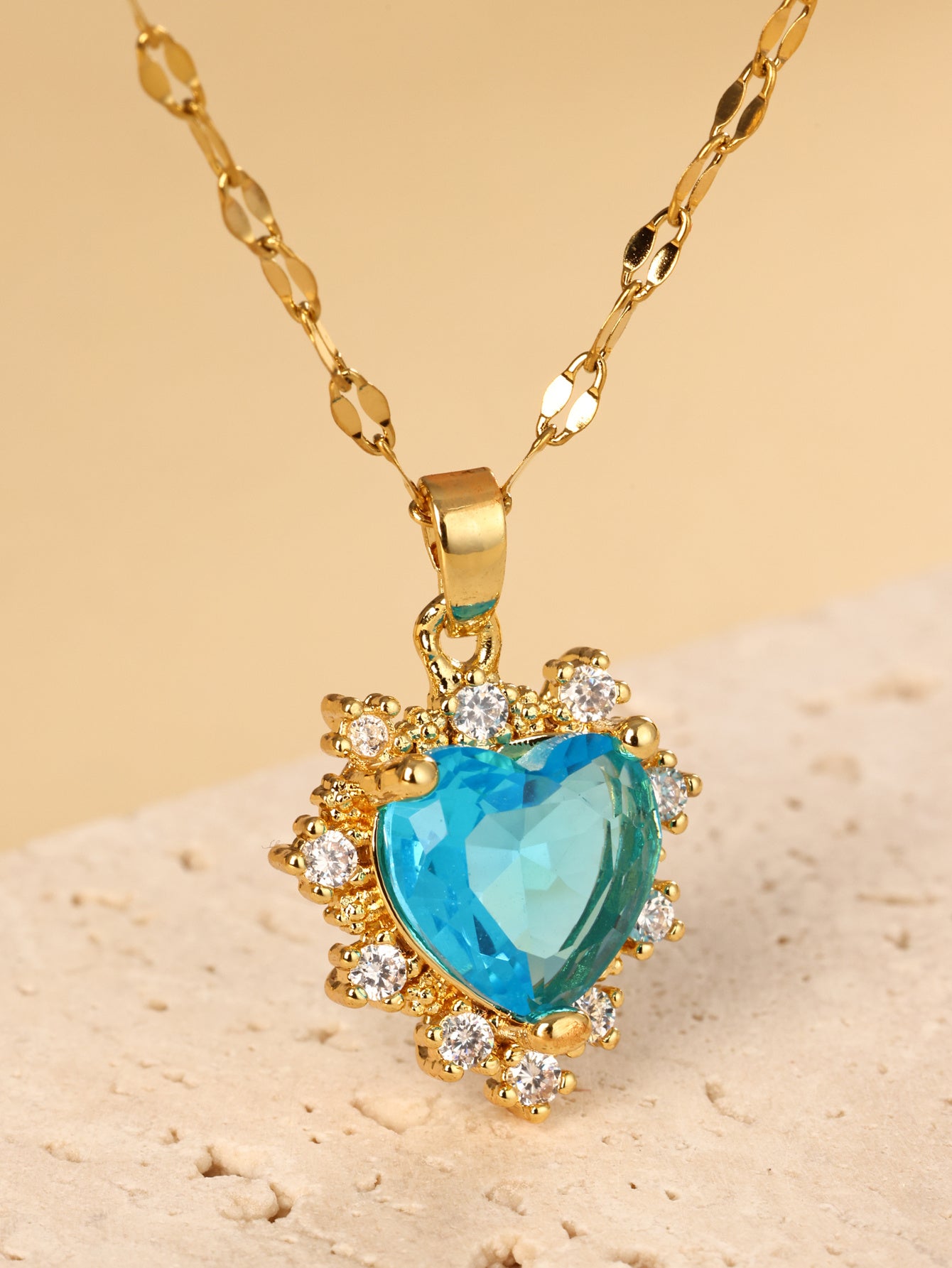 Heart-shaped Collarbone Chain Necklace